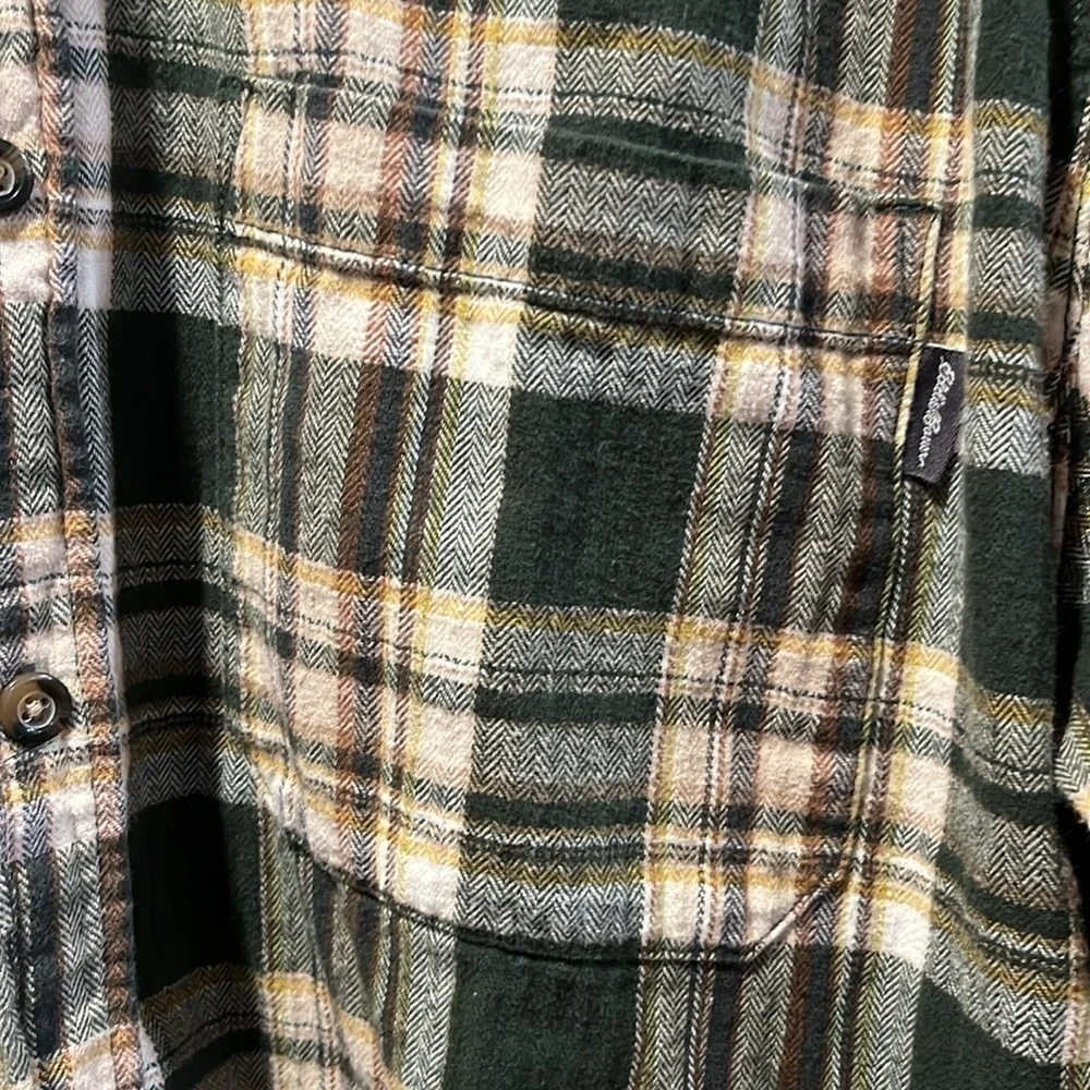 Eddie Bauer men’s flannel plaid button down shirt size XXlarge. - Picture 2 of 7